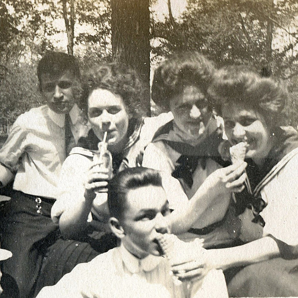 Students enjoying a picnic.