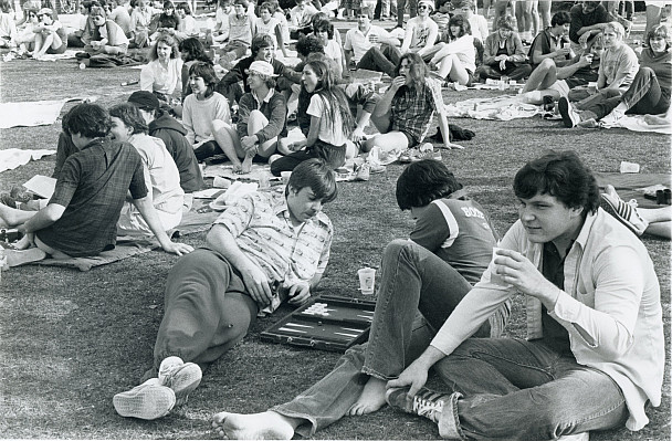 Students take a break to eat on Spring Day 1983