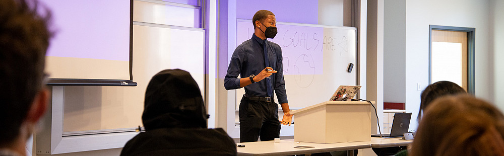 Jalen Ponder'24 presents an early morning goal-setting session at Beloit & Beyond.