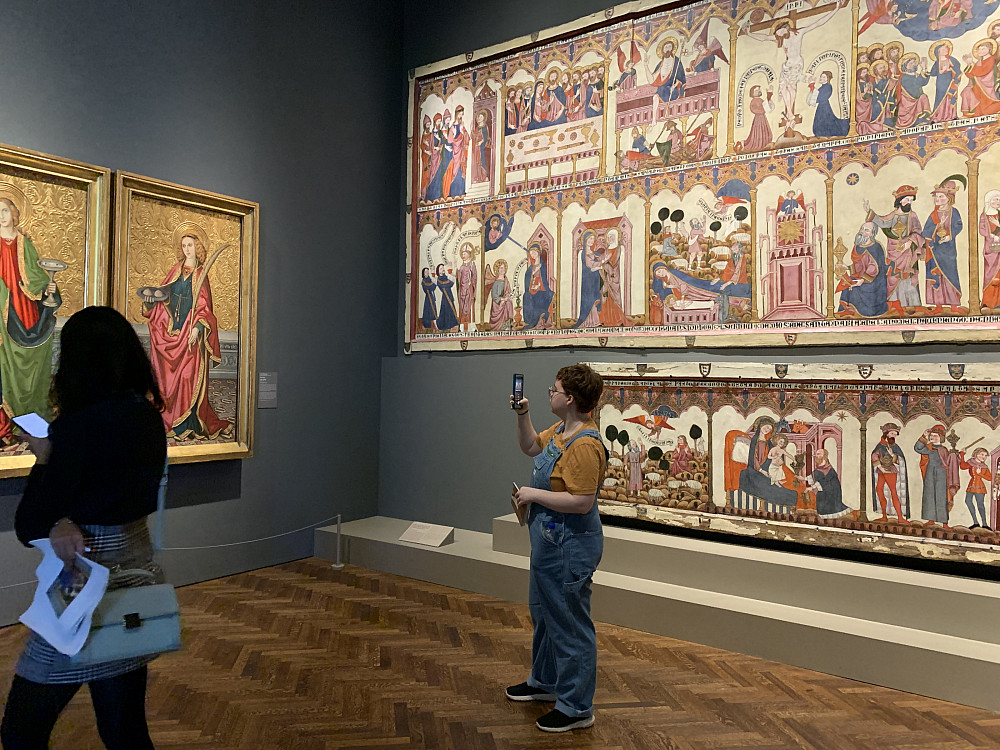 Photo opps abound during a day trip to the Art Institute, one of the world's top museums, located in Chicago.