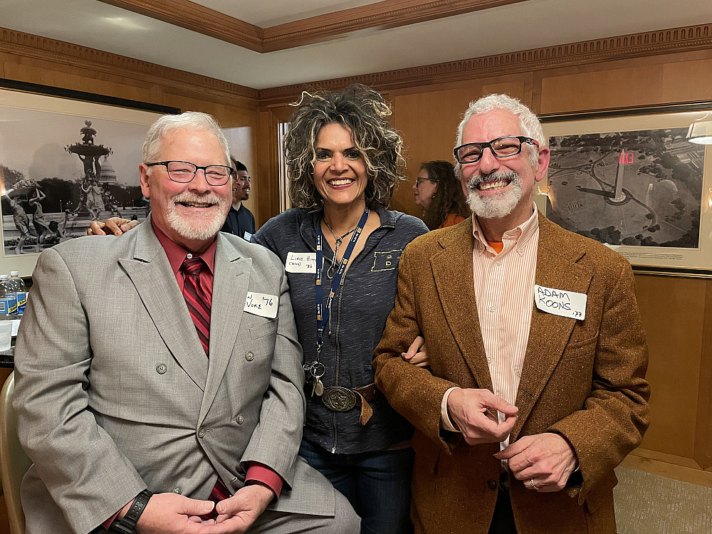 Alumni gathered for a photo-op during SEL's trip to Washington, D.C.