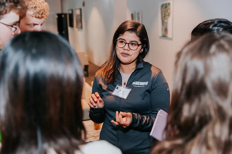    Beloit students make valuable networking connections with alumni during Econ Day in Chicago. 