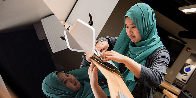 A Beloit student designs a project at CELEB.