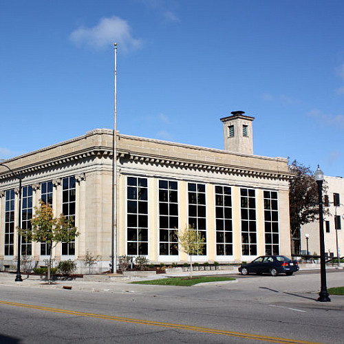 building picture from SW view on Grand Ave