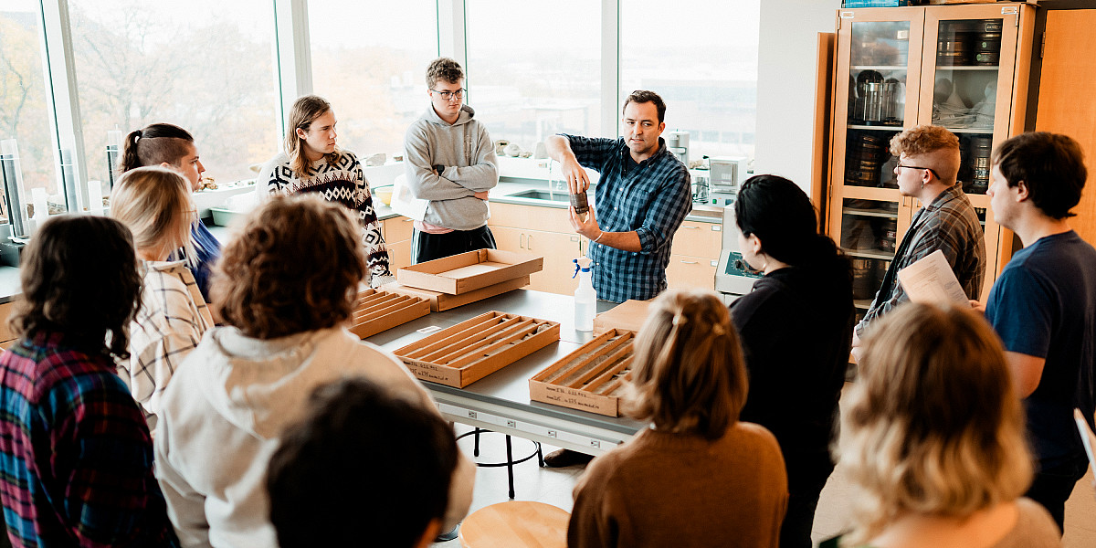 Jay Zambito leads a geology class.