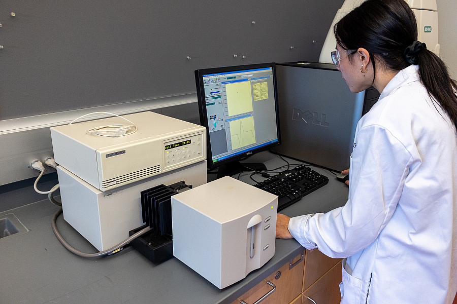 Students using a UV-Vis spectrometer.