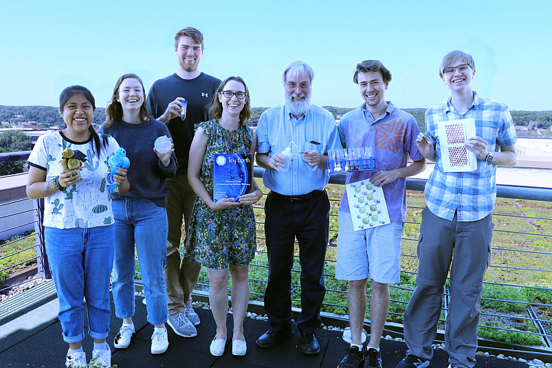 Professors Kristin Labby and George Lisensky with the students that worked with them during the s...