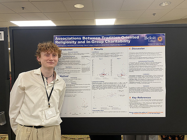 Ezekiel Kingsbury '25 and his poster at the Midwestern Psychological Association's Annual Meeting