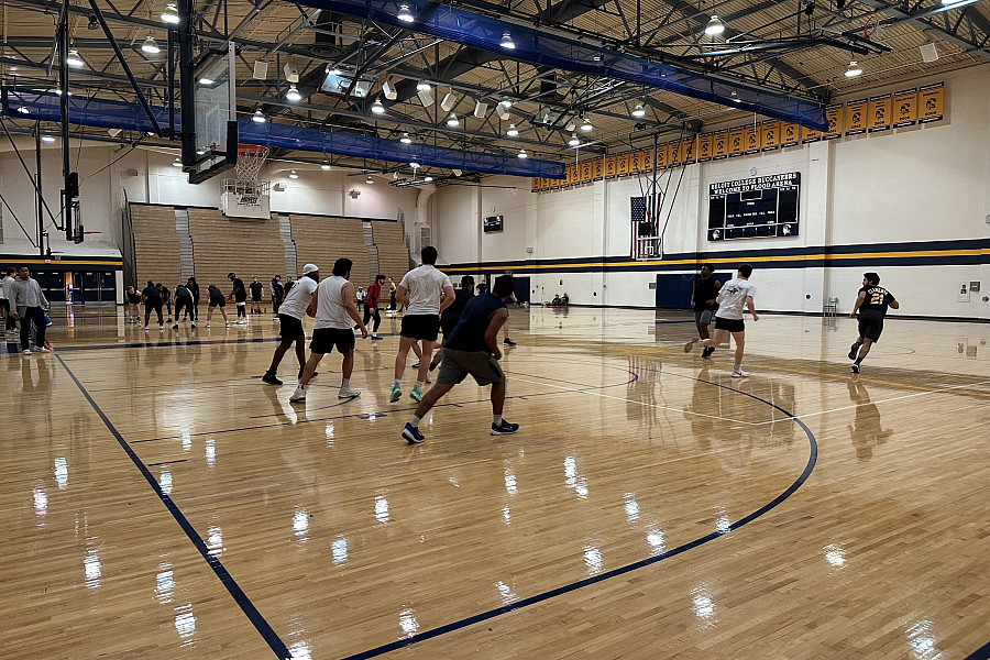 Students playing Intramural Basketball