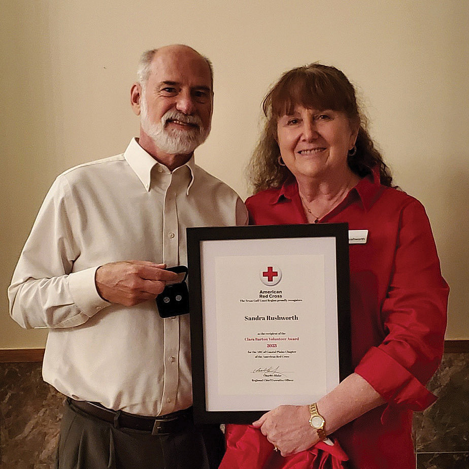 Class Notes - Sandra Rushworth'76 Sandra Rushworth'76 receiving the 2023 Clara Barton Award.