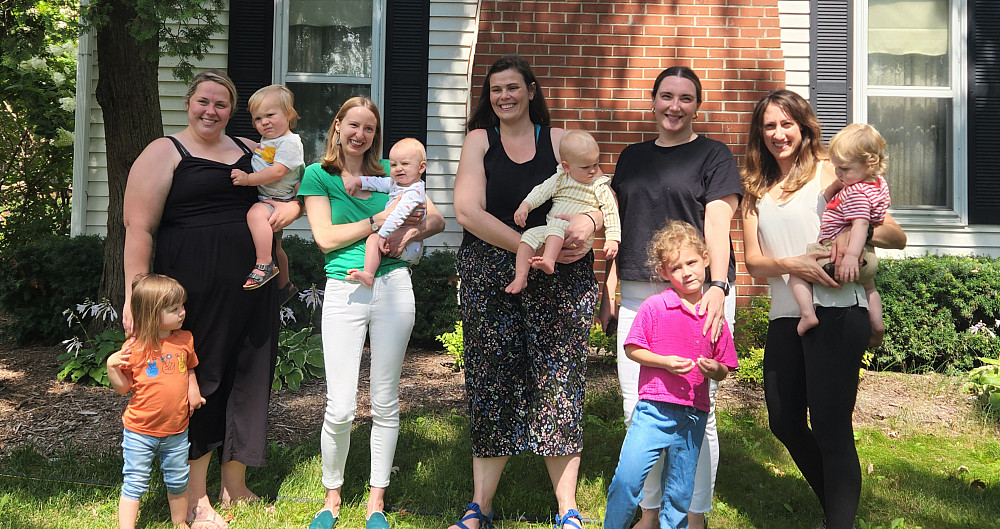Catherine Ashelford Ragland'09 and Friends Catherine Ashelford Ragland'09, friends, and their children.