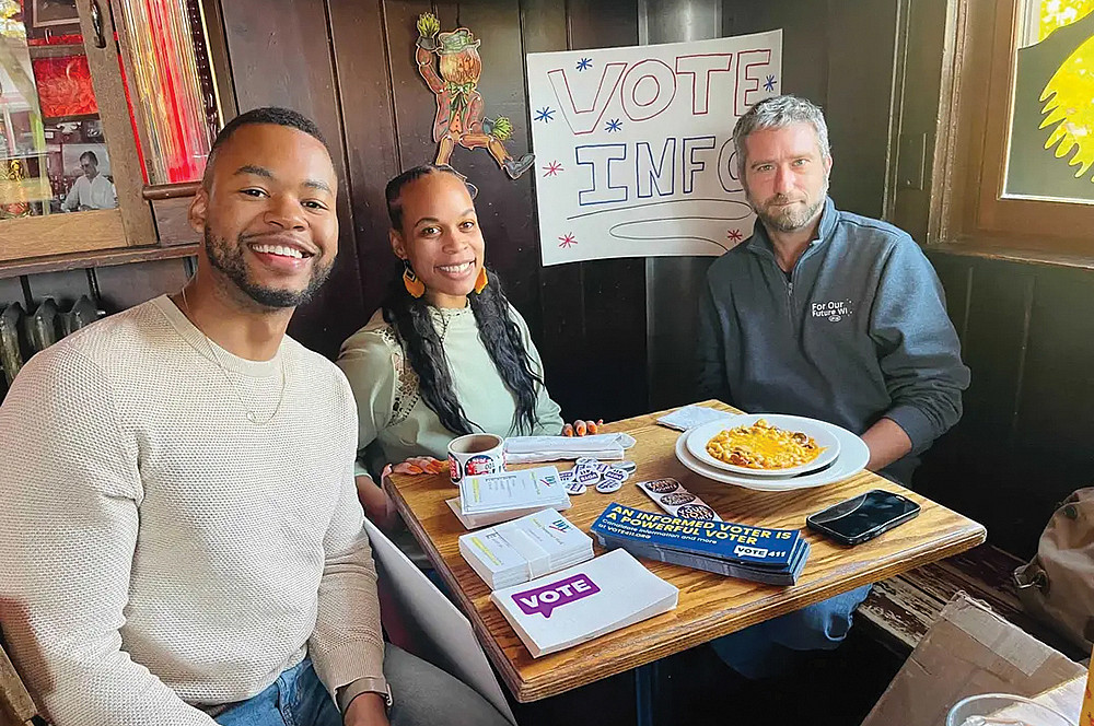 Jasmine Nears'09 at a voter drive.