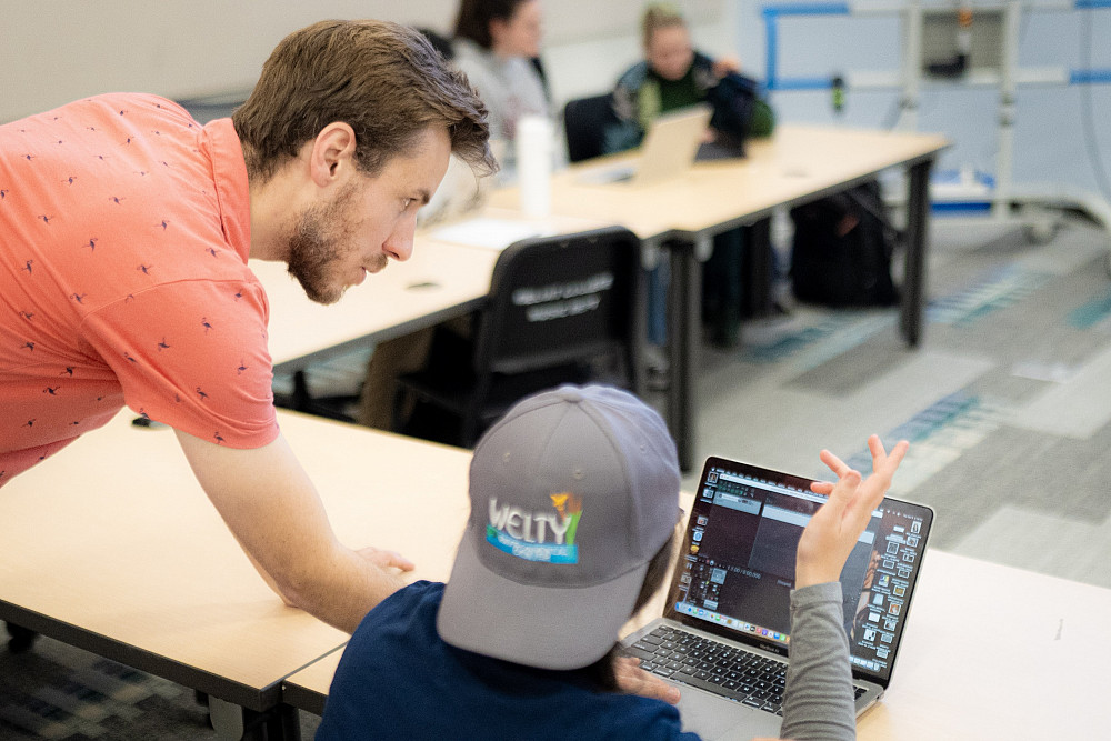 Professor Cullyn Murphy's Sound & Film Class in the new Media Hub.