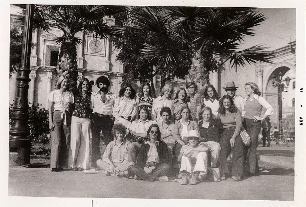 El Grupo, in 1974 at the Cathedral at the Plaza de Armas, Arequipa, Peru. From left, on the ground: Karen Goodhope'76, Betsy Murray