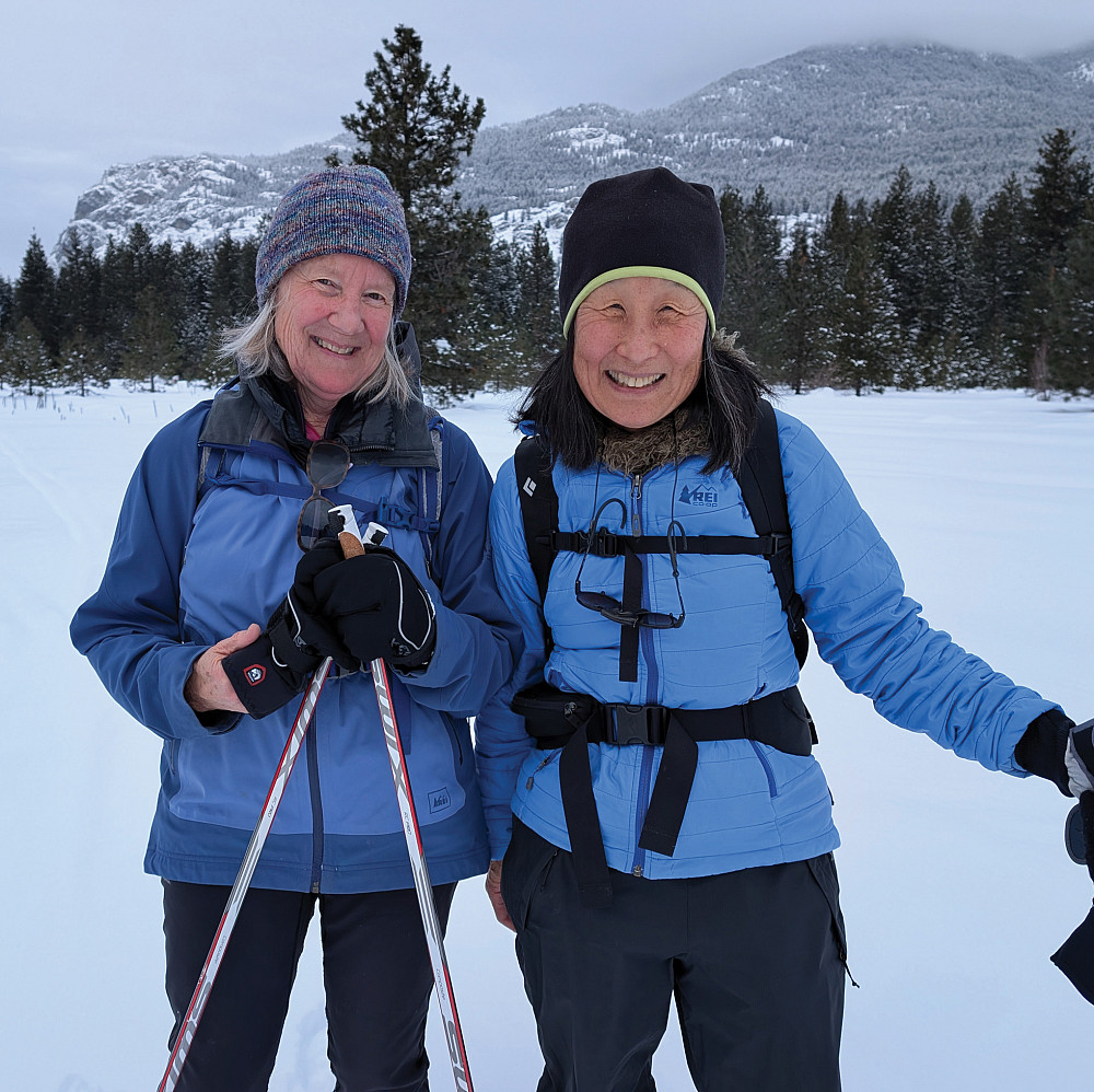 Class Notes - Sela Barker '76 and Christine Ye '80 Sela Barker '76 and Christine Ye '80 going cross country skiing.