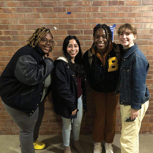 Friends Kiara Davis'21, Quisi, Aryssa Harris'21, and Sophie Glaubius'21.