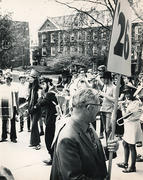Capturing the magic of all Reunions, it shows current students crossing paths with returning alumni -- in this case, alumni from the 1920...