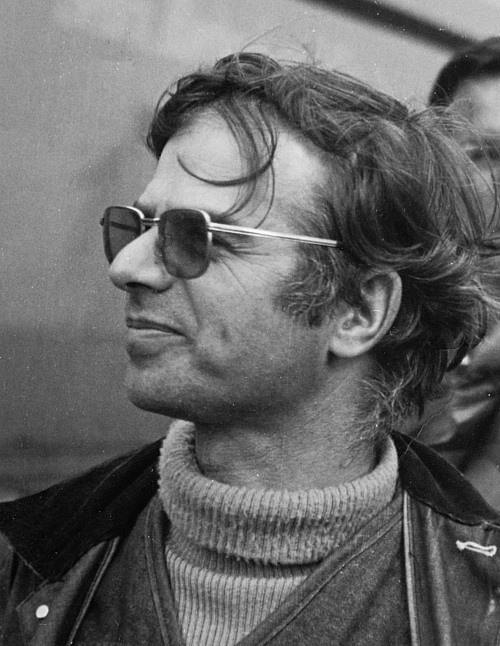 John Dolan'82 photographed Michael Simon in 1980 or 1981, during his first photographic field trip to downtown Chicago